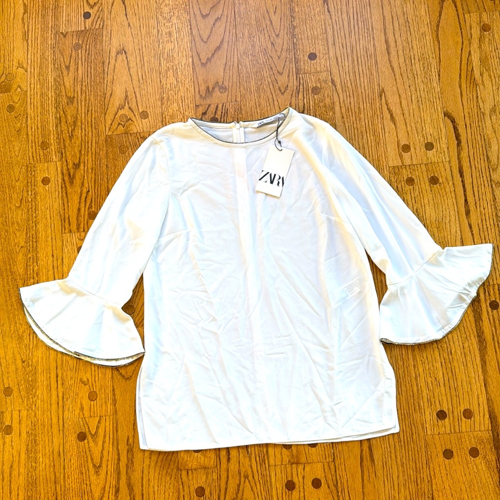 NEW WITH TAGS- ZARA WOMAN size L tulip sleeve white top $15